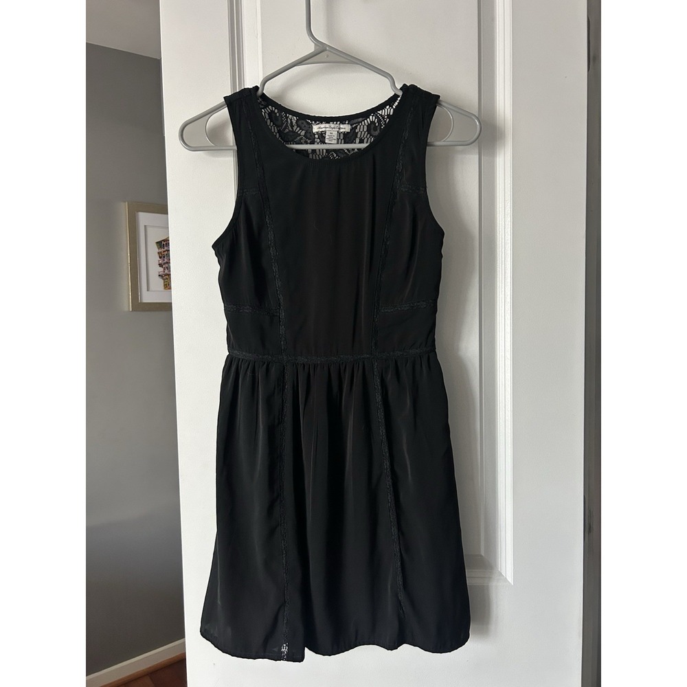 American Eagle Women's Sheath Dress Black Lined Sleeveless Zip Lace Back Size 00